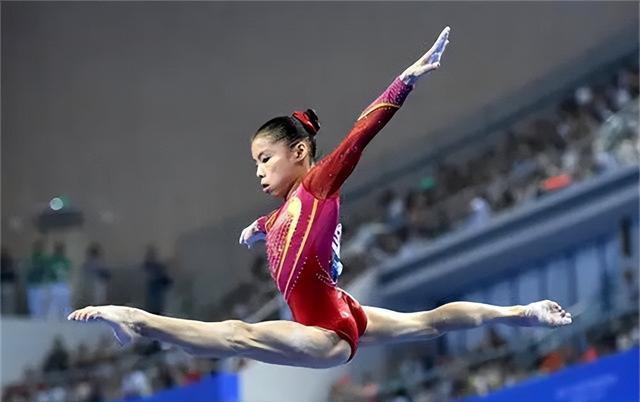 场面火爆！体操观众席沸腾不已