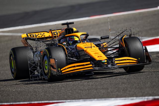 开云体育APP下载-包含哈斯车队逆转索伯车队，塞恩斯高光表现的词条