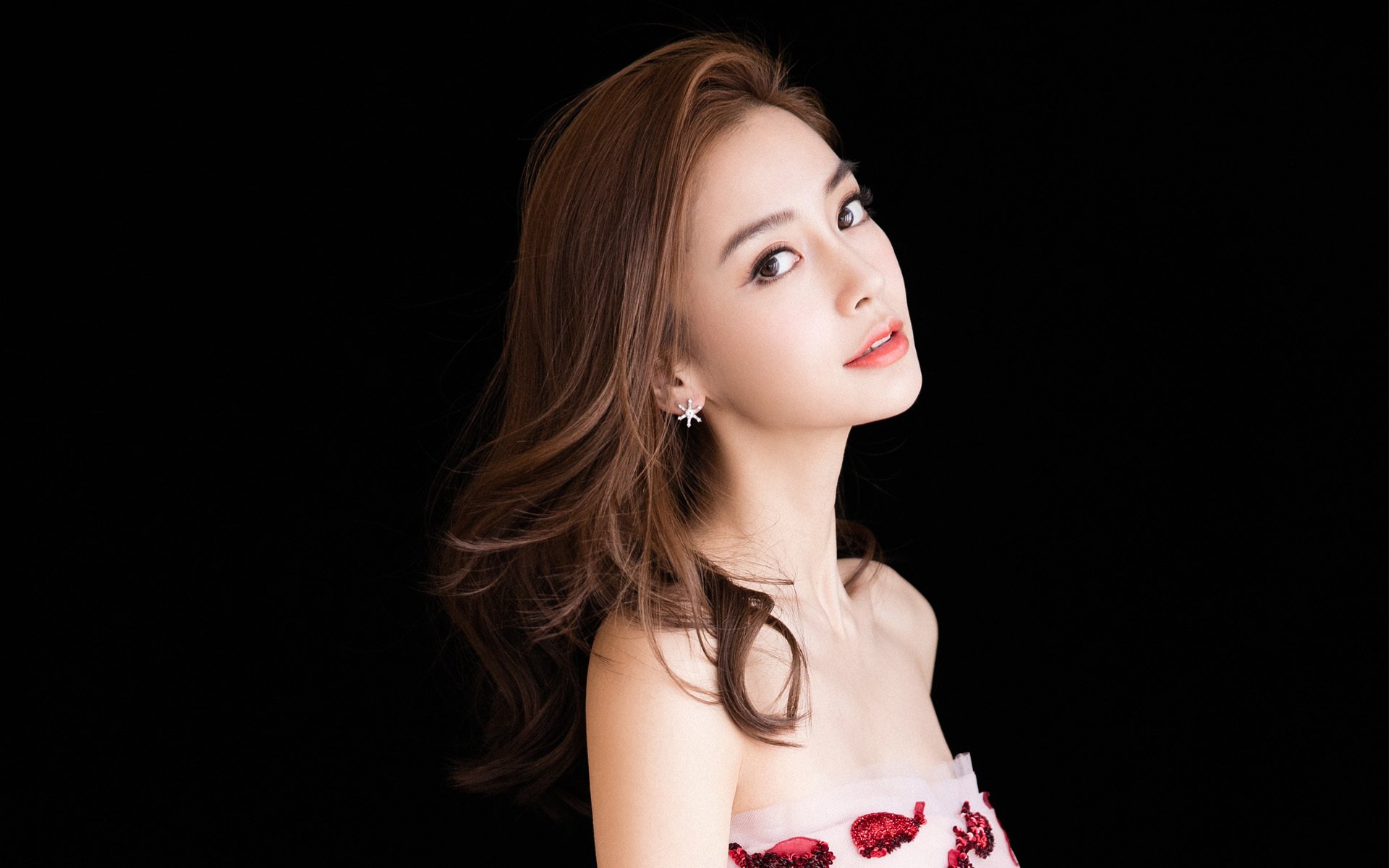 悬念终结者,从马里足球到F1赛道,德里赫特如何跨界接管赛场