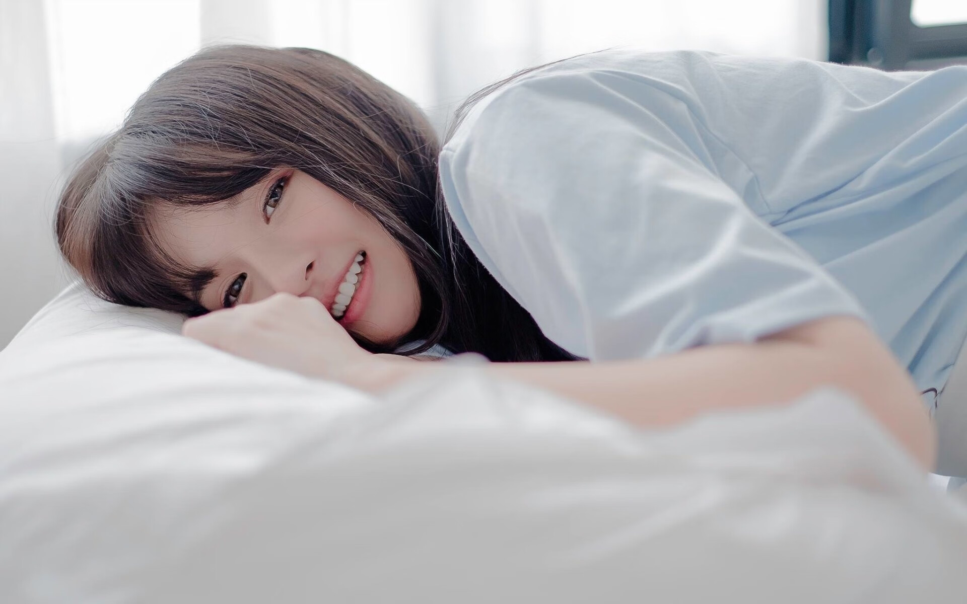 爆发之夜！利拉德引领鹈鹕火力全开，独行侠防线溃败