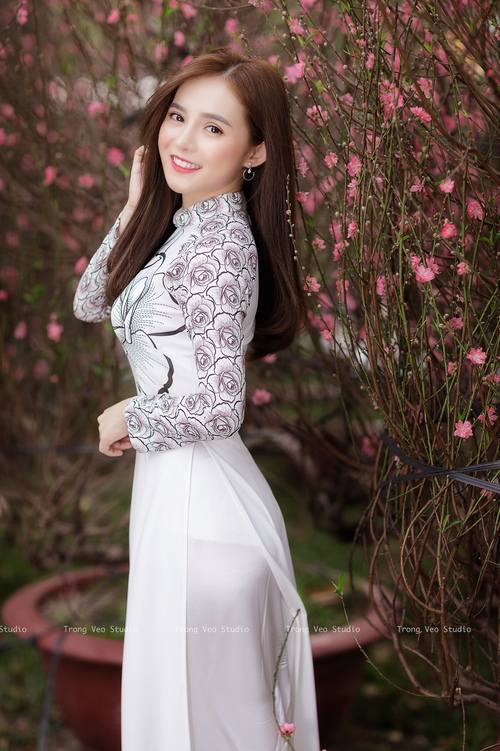 以骨为矛，切特·霍姆格伦在泥泞之战中重塑禁区法则